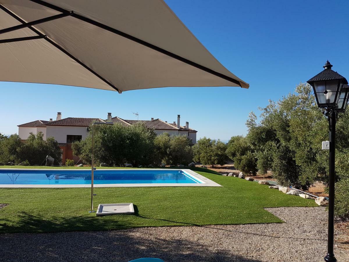 Apartamentos Rurales La Dehesa Del Acebuche Jaen Bagian luar foto