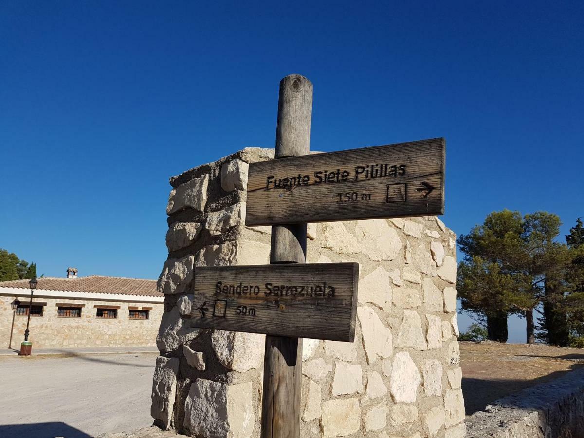 Apartamentos Rurales La Dehesa Del Acebuche Jaen Bagian luar foto